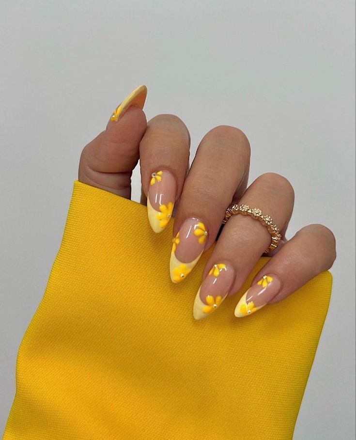 unhas francesinhas amarelas