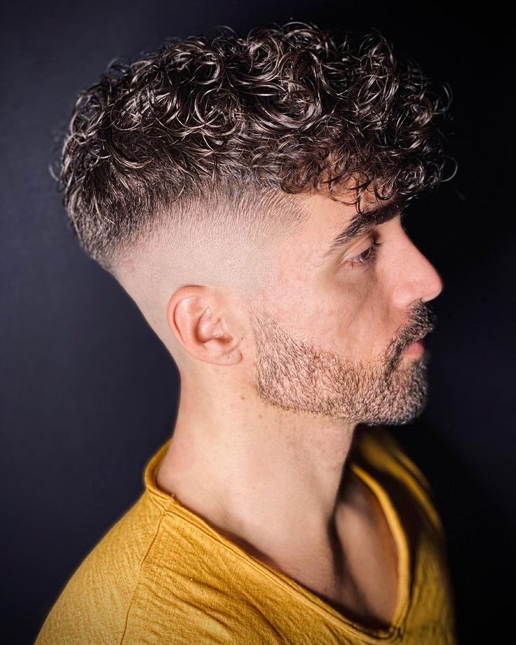 Low Fade em Cabelo Cacheado