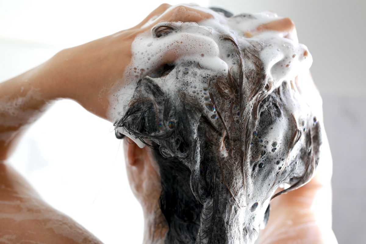 cuidados com cabelo ondulado lavagem