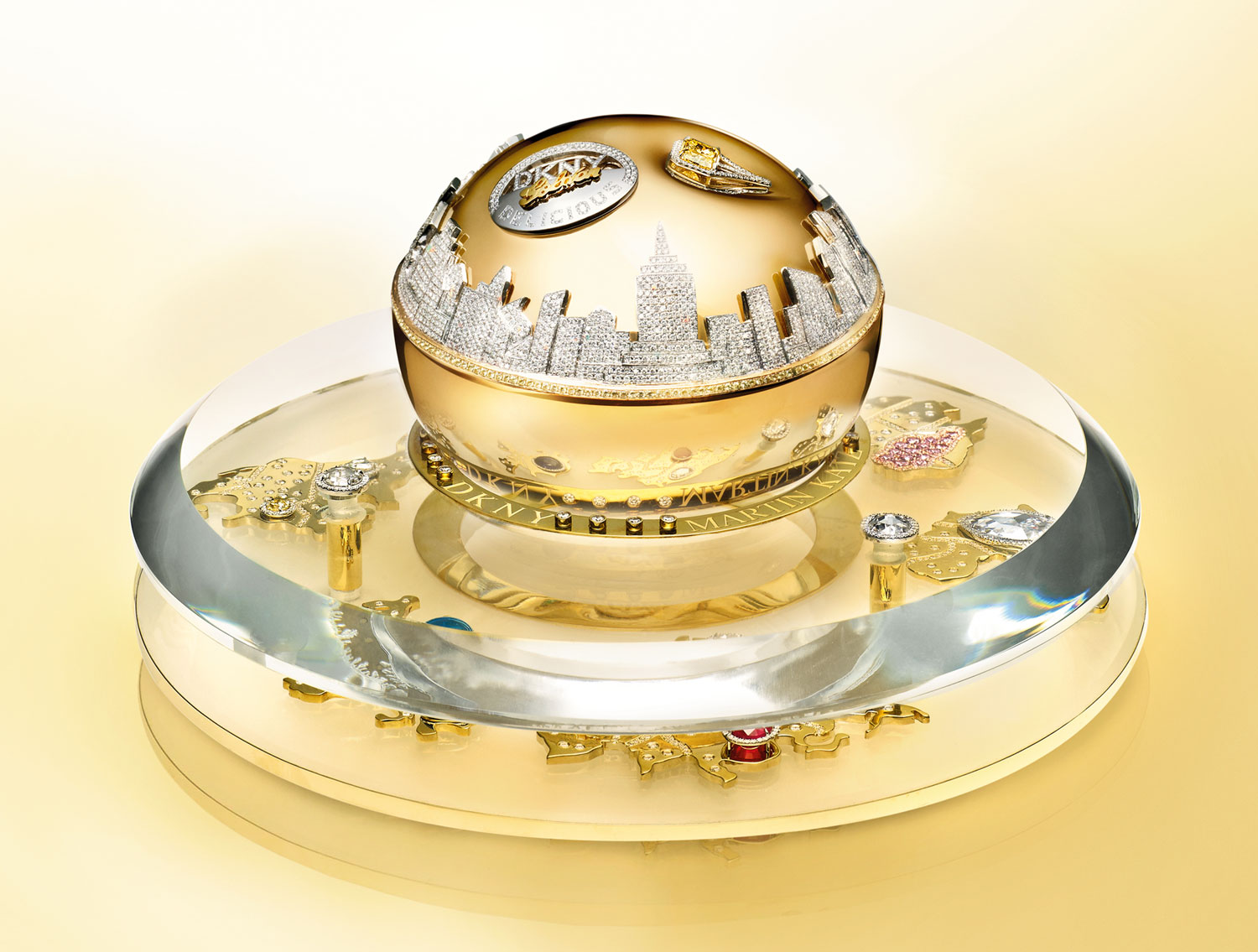DKNY Golden Delicious