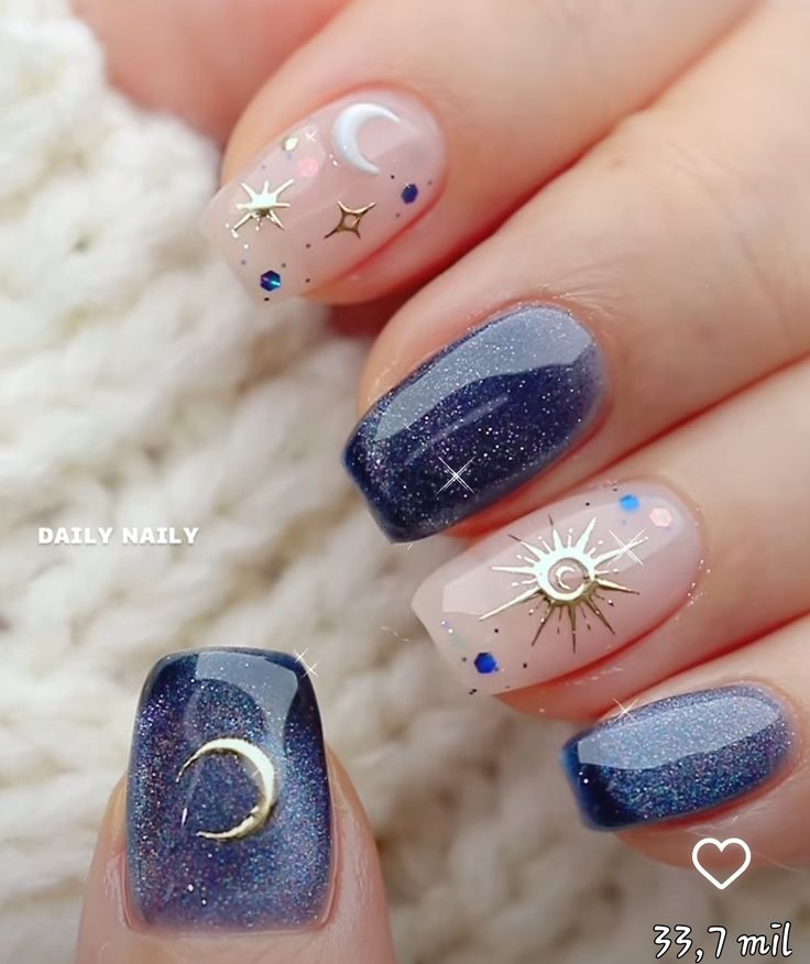 unhas signo de câncer azuis e nude