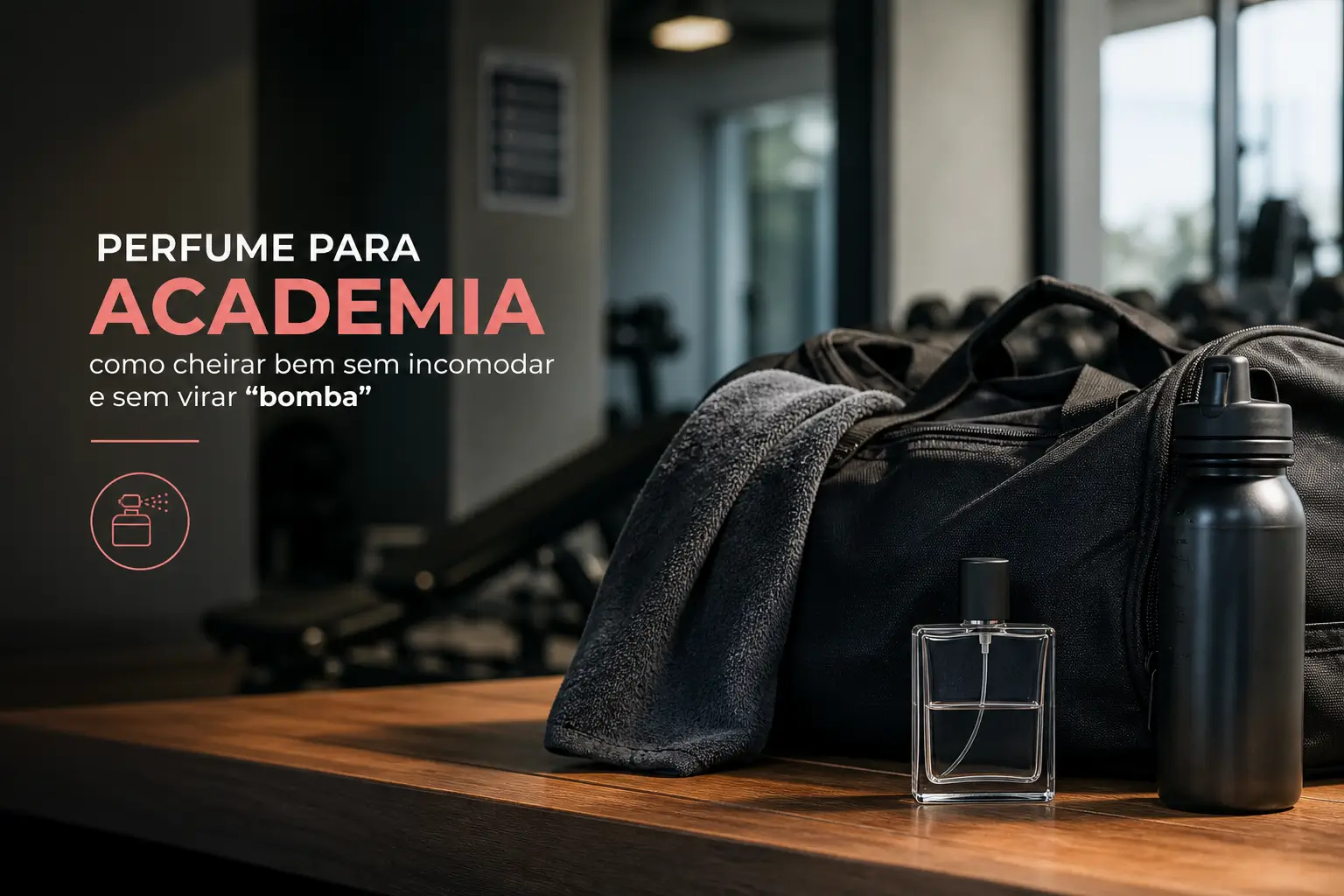 frasco de perfume e garrafa térmica em academia